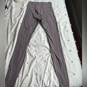 LULULEMON Align light purple leggings!